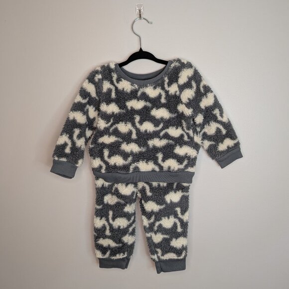 ๐ 2 for 15 ๐ Cat & Jack Fuzzy Neutral Dinosaur Set - Picture 1 of 6